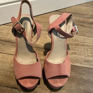 Steve Madden platform heel